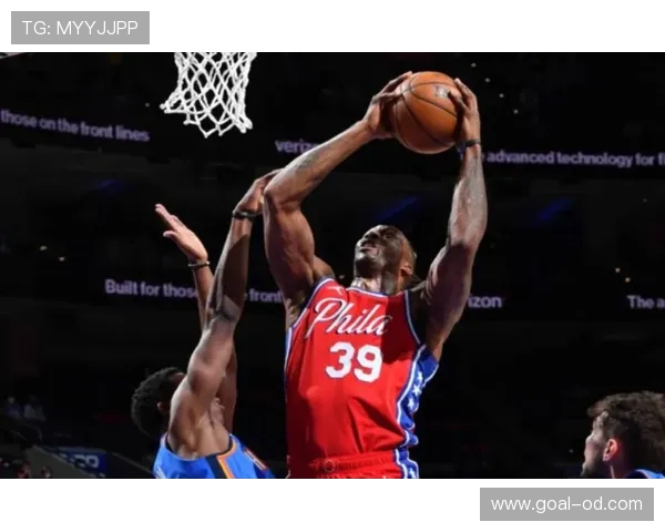 德怀特·霍华德篮板数回升推动内线防守效率显著提升