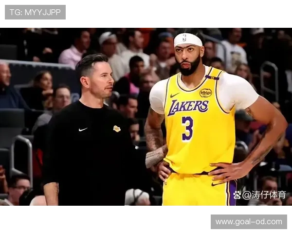 戴维斯挡拆高效制造错位，助力湖人内线攻防升级